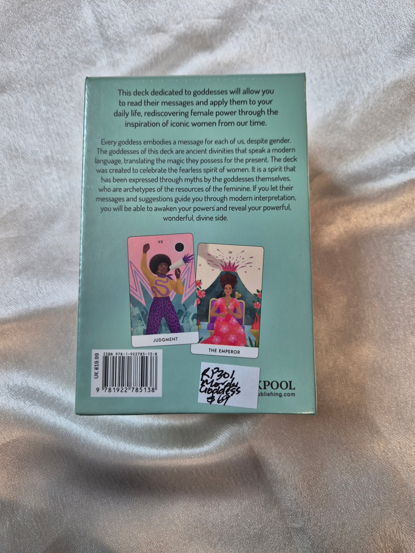 Tarot Cards of Modern Goddesses - Cecilia Lattari & Petra Braun