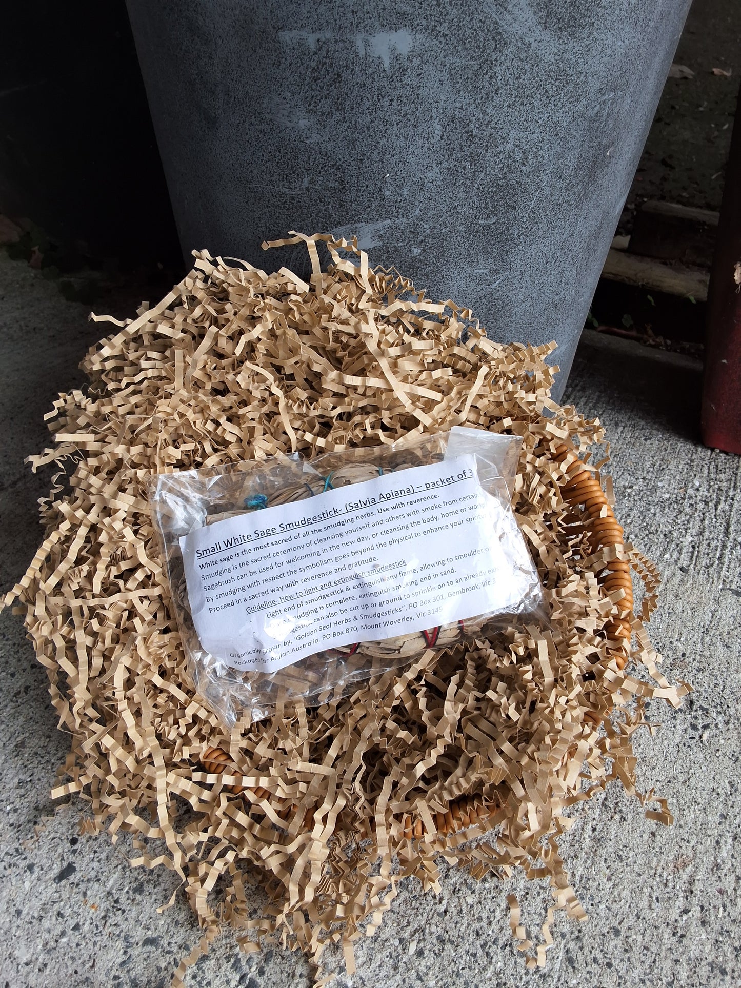 Small white Sage smudge stick - ( Salvia Apiana) packet of 3