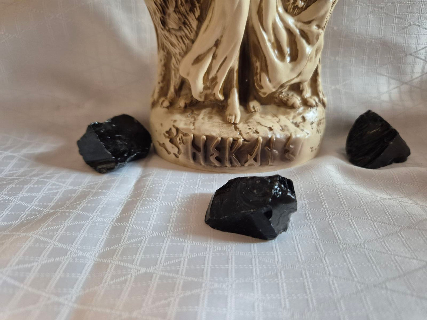 Hecate Goddess Statue – Guardian of the Crossroads 24cm
