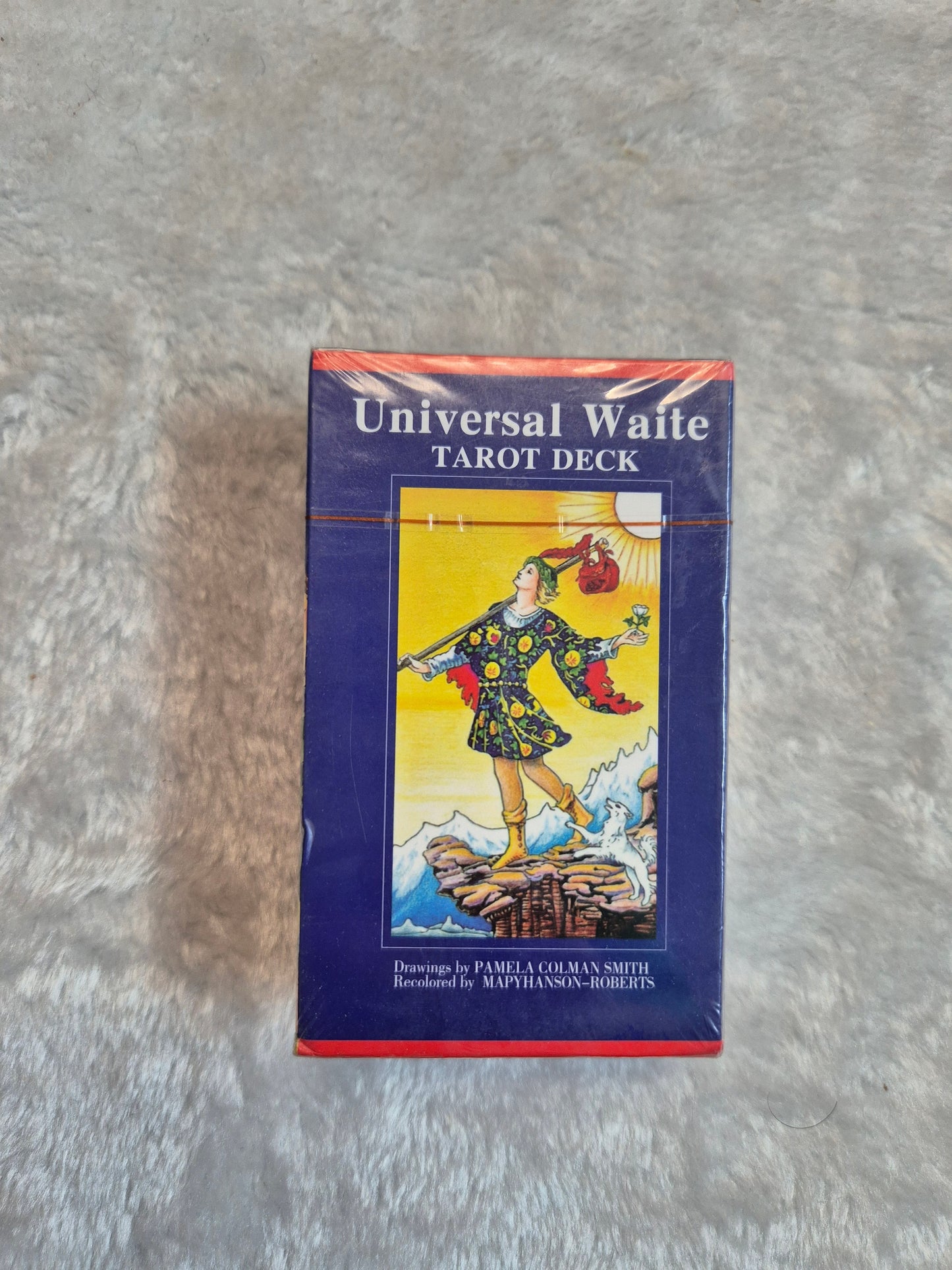 Universal Waite Tarot - Pamela Colman Smith & Mapyhanson-Roberts