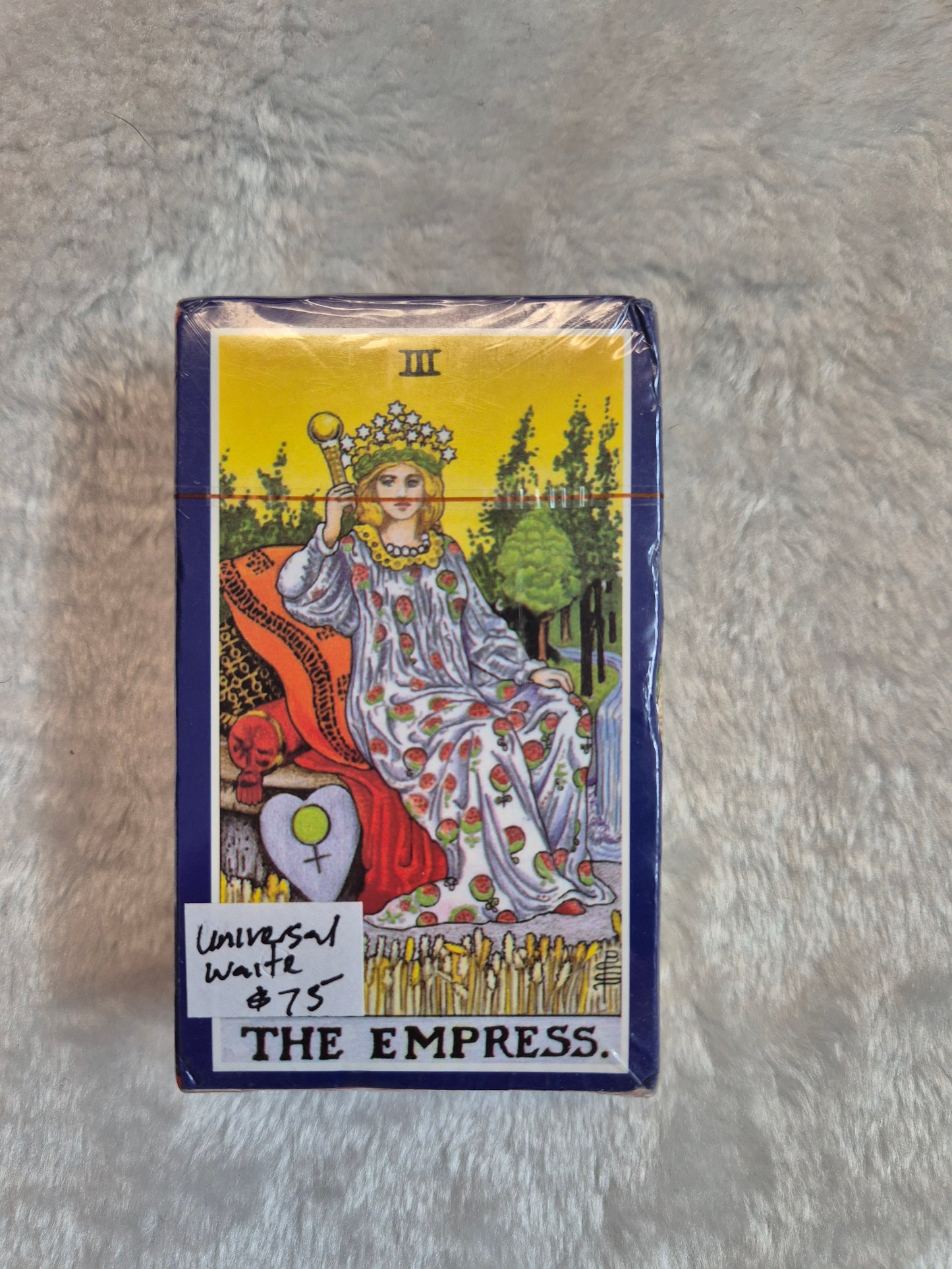 Universal Waite Tarot - Pamela Colman Smith & Mapyhanson-Roberts