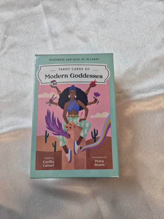 Tarot Cards of Modern Goddesses - Cecilia Lattari & Petra Braun