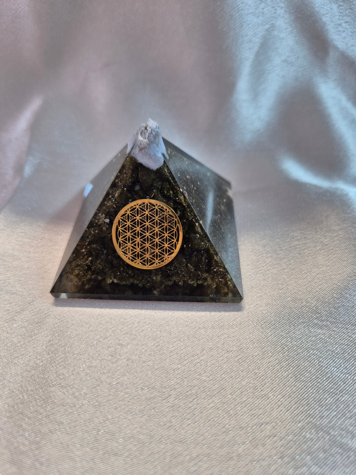 Orgonite Epidote Flower of Life Pyramid