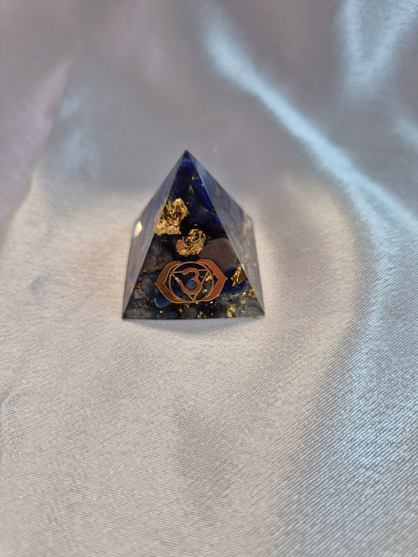 Orgonite Lapus Lazuli Chakra Pyramid