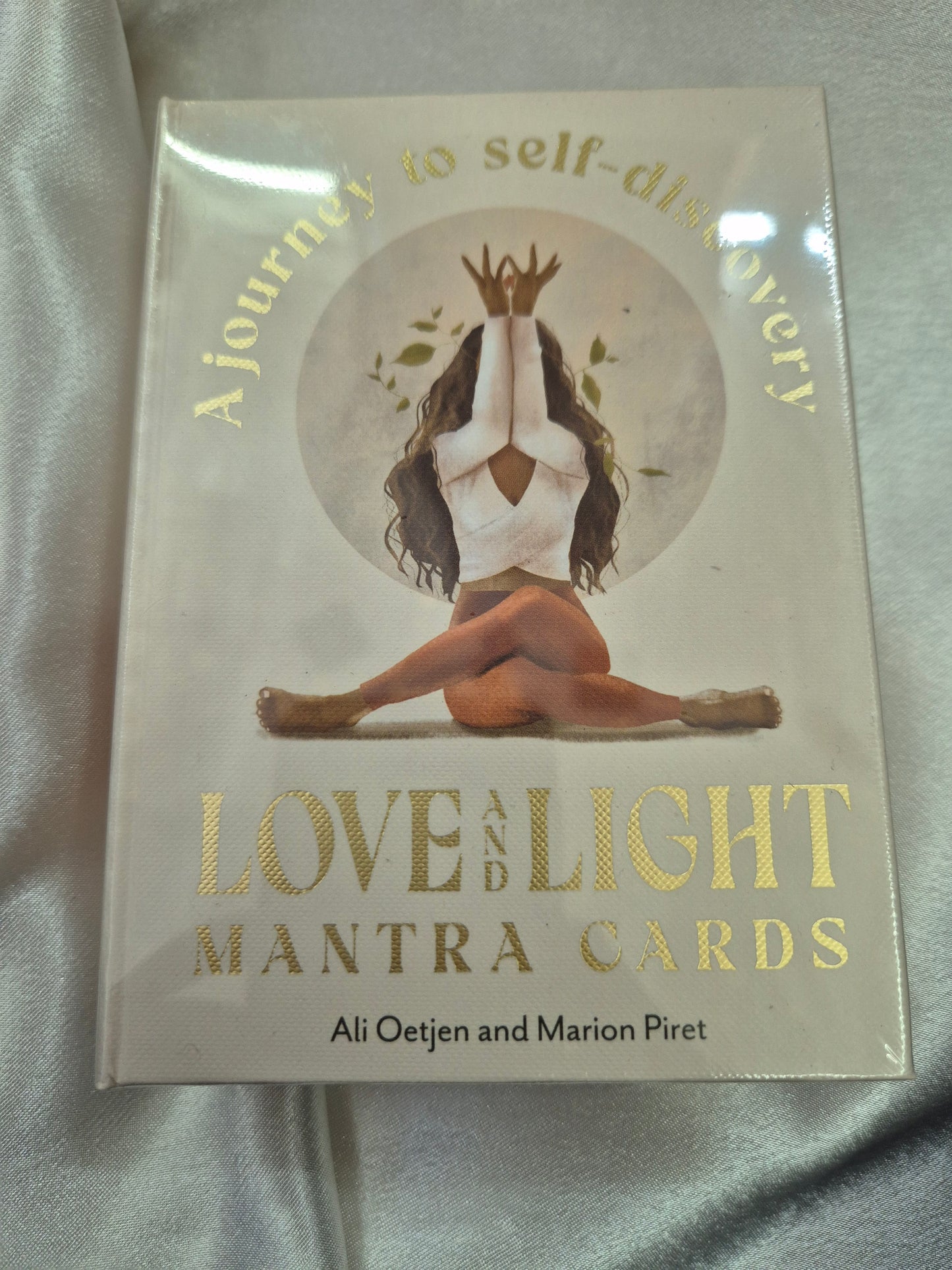 Love and Light Mantra Cards - Ali Oetjen and Marion Piret