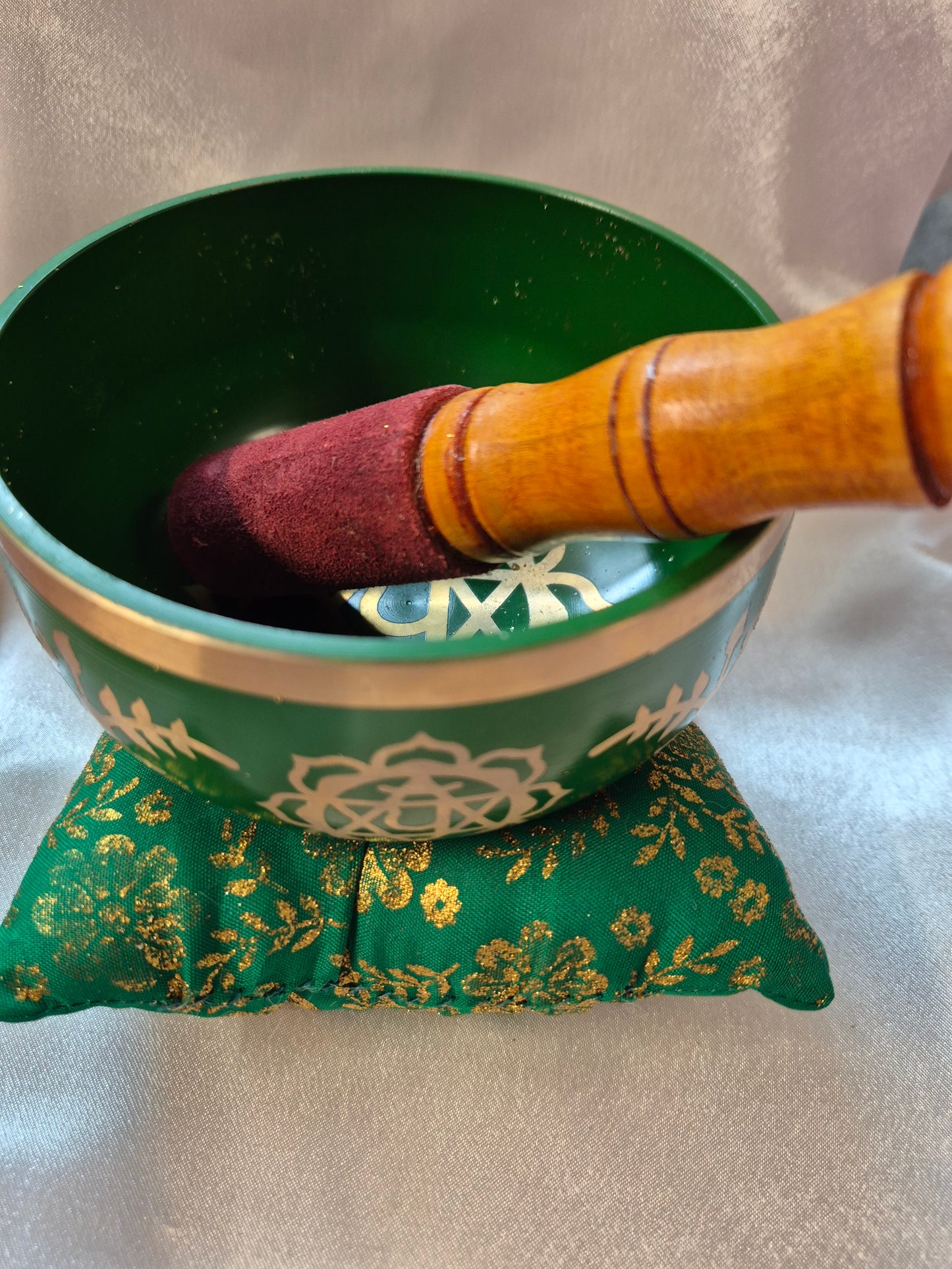 Chakra Singing Bowl