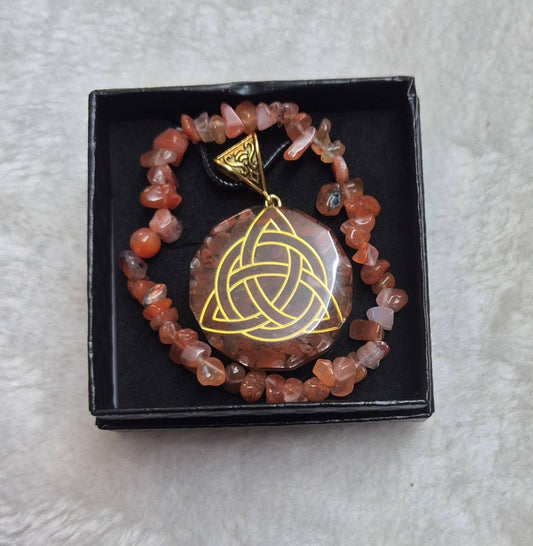 Celtic Trinity Knot Crystal Pendant & Chip Bracelet Gift Set